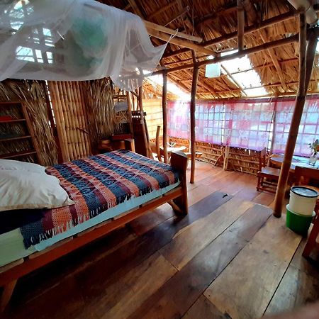 El Bamboo Cabins Balgue Esterno foto
